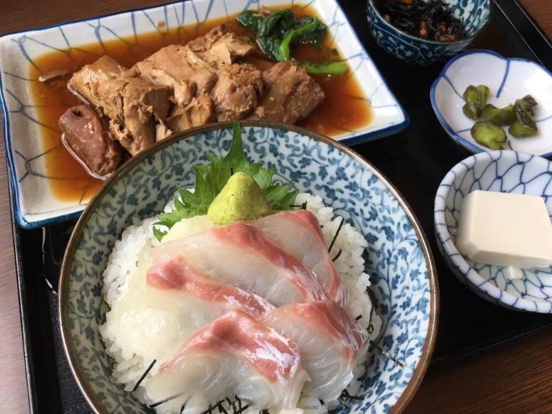 メカジキの龍田揚げと刺身のコラボが最高 魚菜はざま